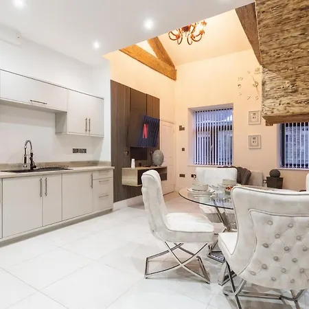 Luxury With Jacuzzi Apartment Bradford (West Yorkshire)