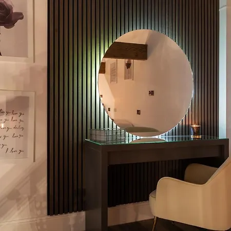 Luxury With Jacuzzi Διαμέρισμα Μπράντφορντ