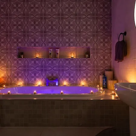Luxury With Jacuzzi