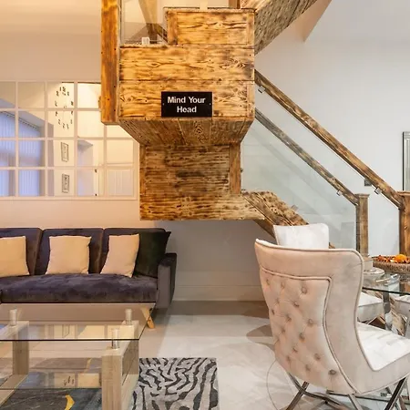 Luxury With Jacuzzi Apartment *